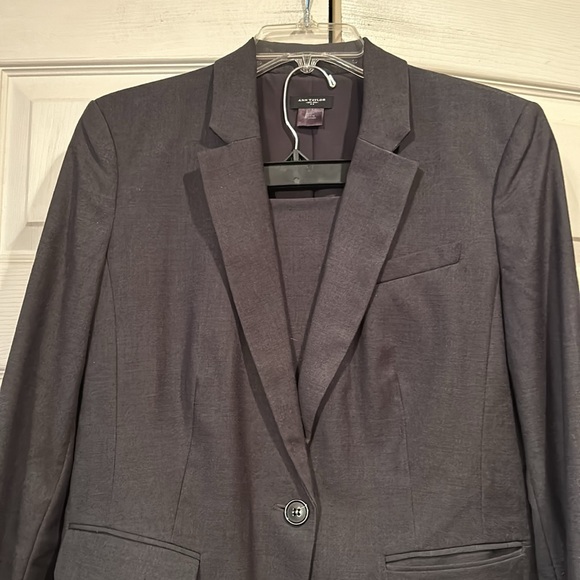 Ann Taylor sz 10 2 piece Suit -Beautiful Gray Coat and Skirt. - Picture 2 of 7